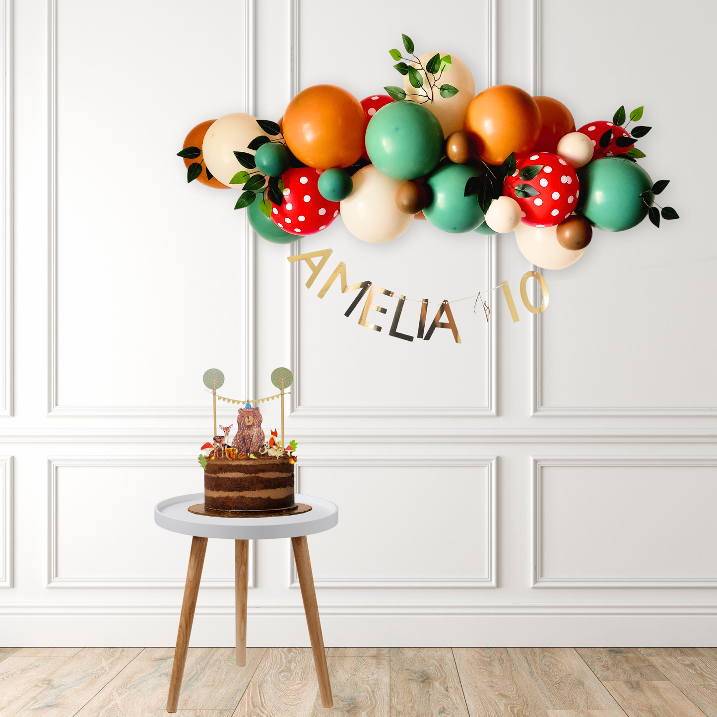 Woodland animals birthday leaves balloon garland - TheLittleStuff