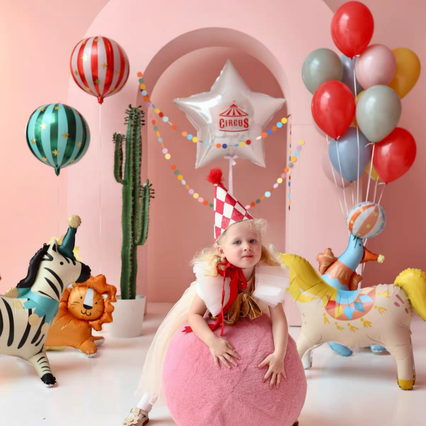 Circus elephant horse giraffe animals Cake sea lion Birthday balloons Party Decor