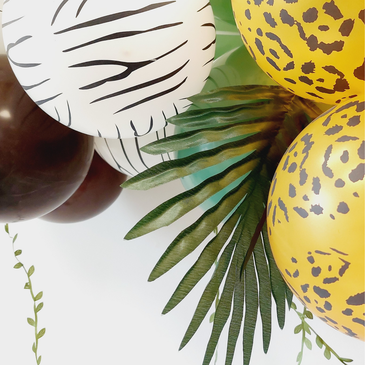 5 foot jungle safari forest animals birthday leaves blue balloon garland product photo 2