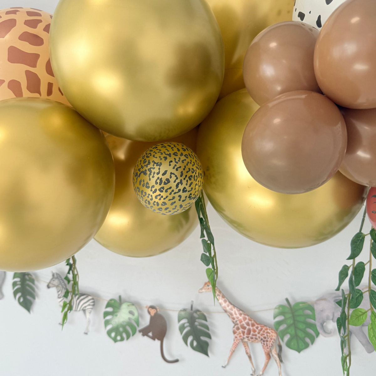 Jungle Safari Balloon Garland with Animal Bunting Banner – Kids Party Decoration Kit product photo 3