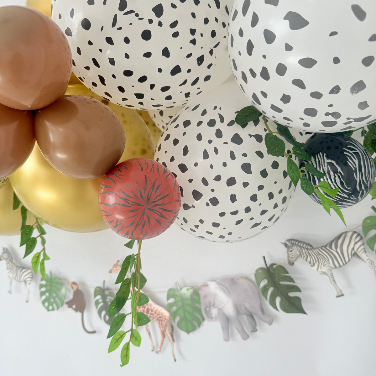 Jungle Safari Balloon Garland with Animal Bunting Banner – Kids Party Decoration Kit product photo 4