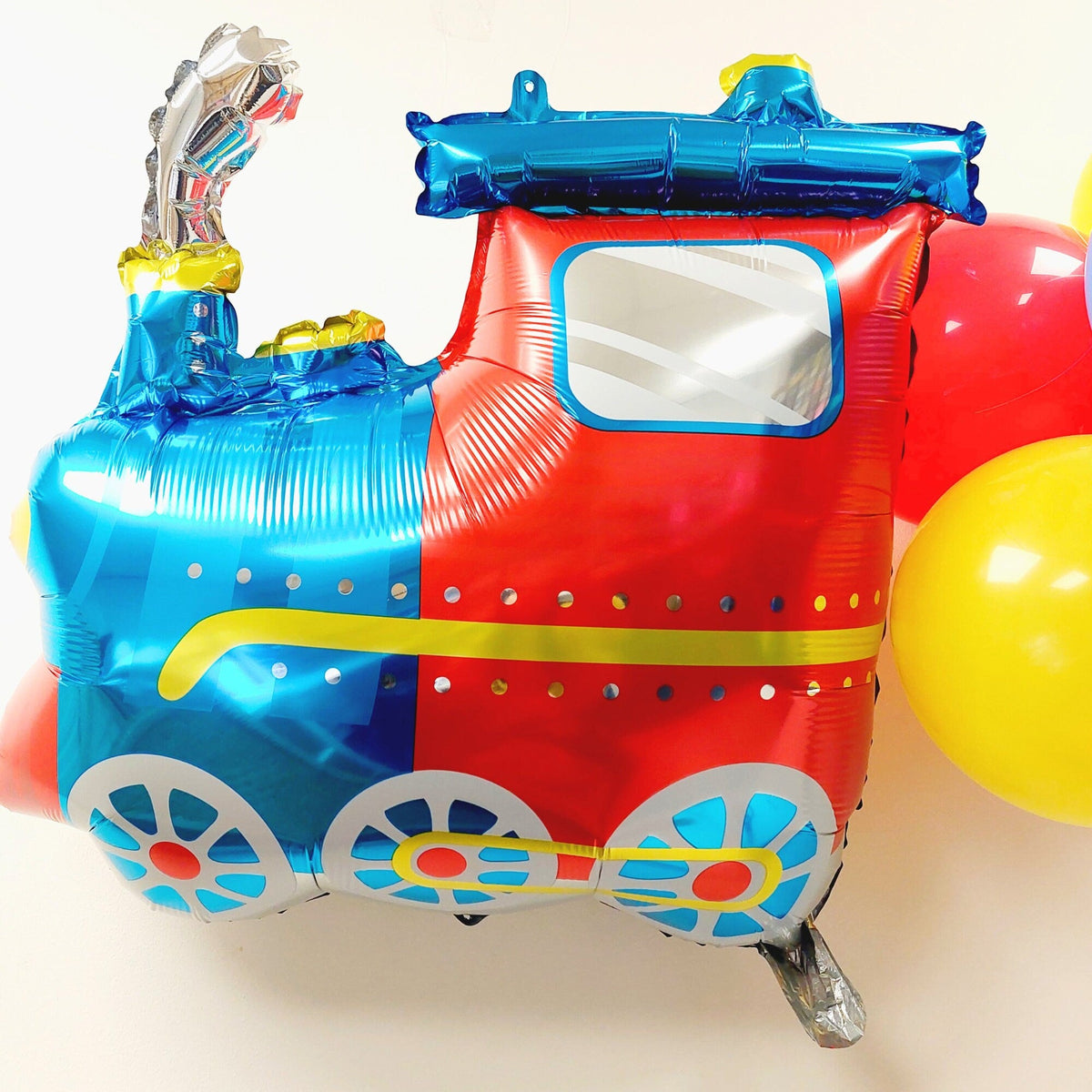 Blue yellow red train Birthday Balloon garland product photo 3