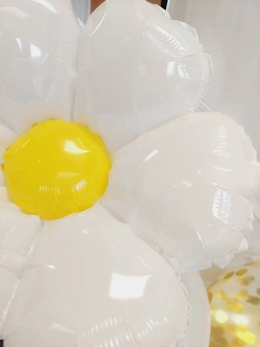 Gold confetti and pastel yellow daisy balloon sculpture bouquet sculpture product photo 5