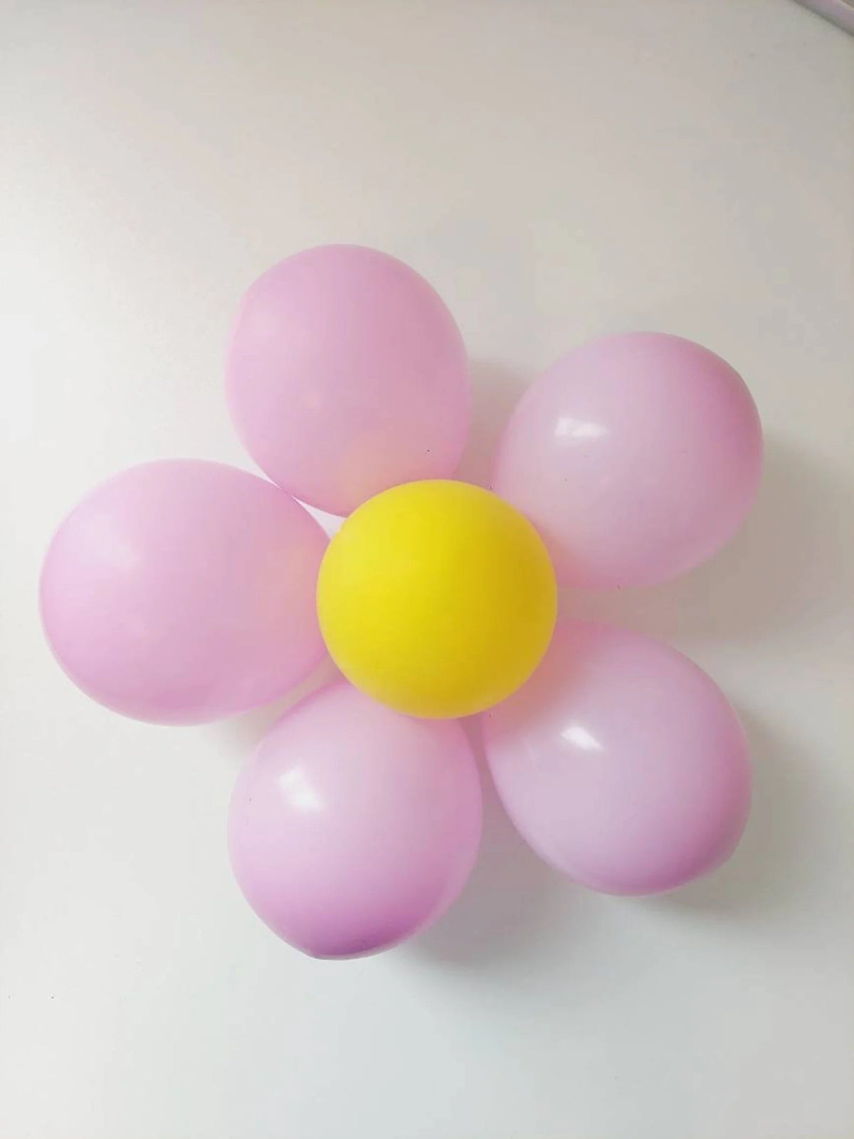 Peppa pig style groovy daisy pastel birthday flowers balloon garland product photo 4