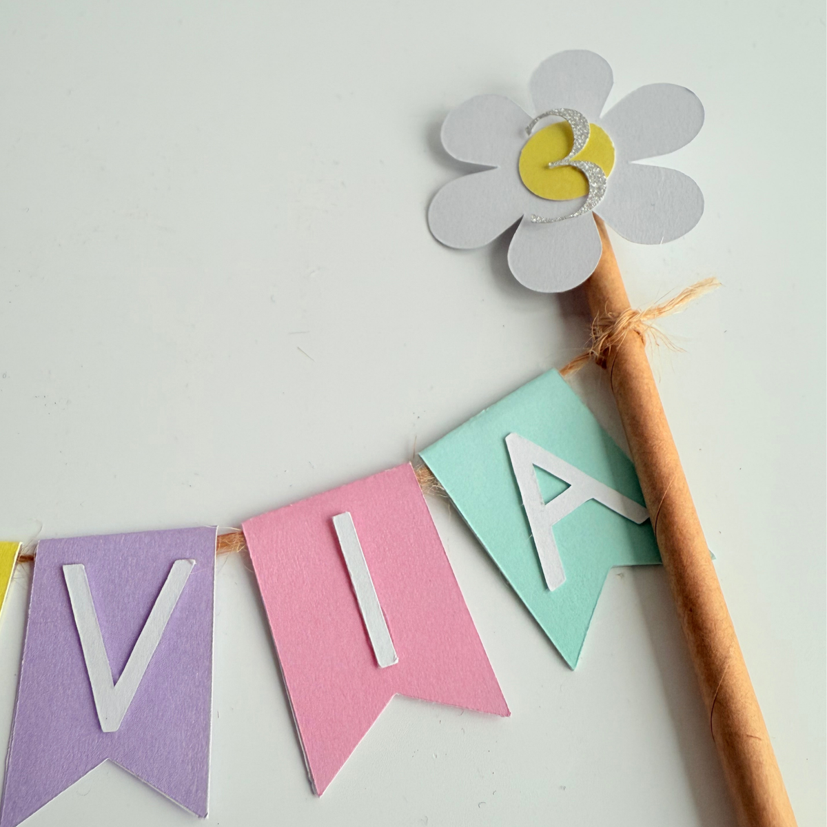 Personalised handmade natural white yellow daisy flowers birthday cake topper product photo 3