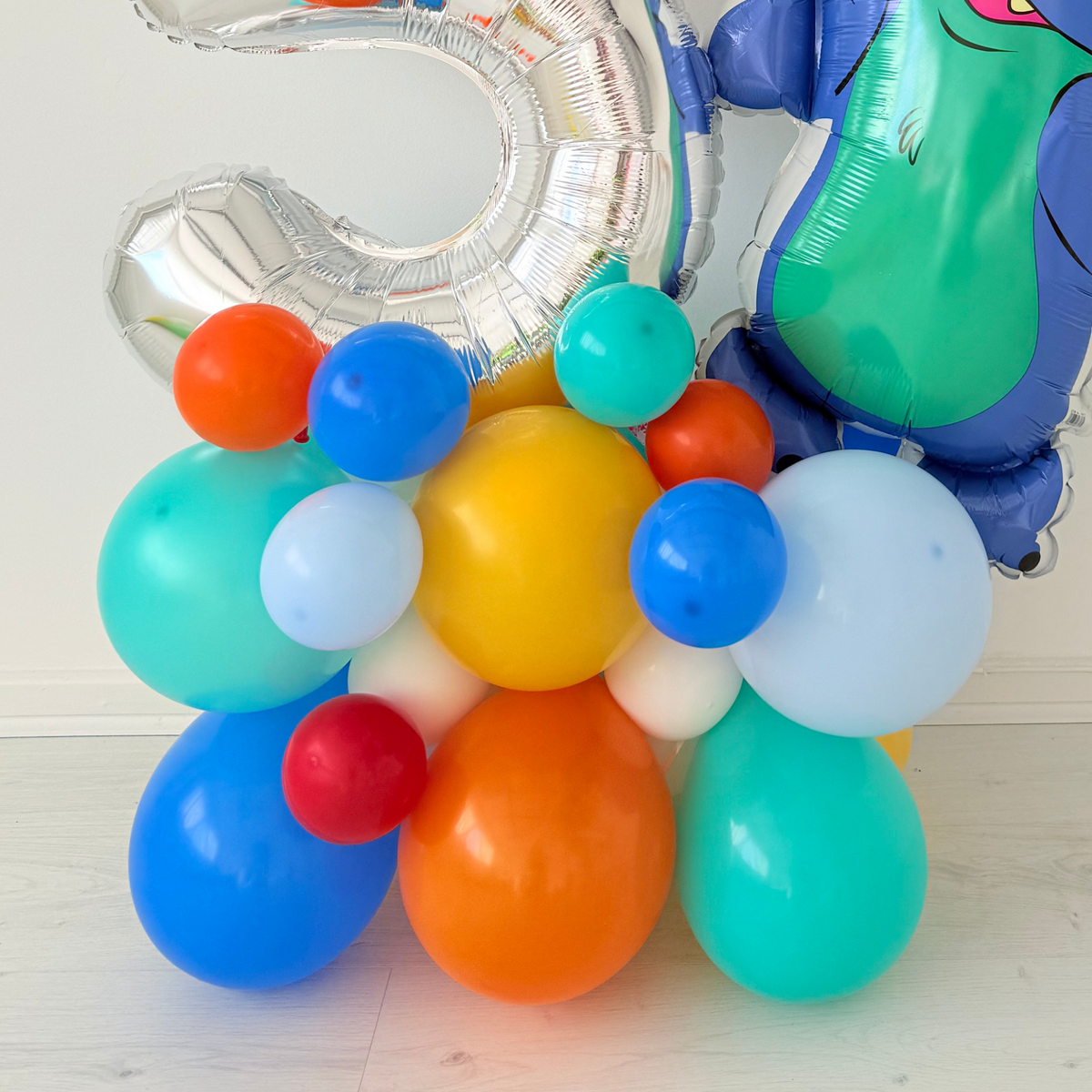 Personalised Stitch movie Balloon bouquet stand display product photo 3