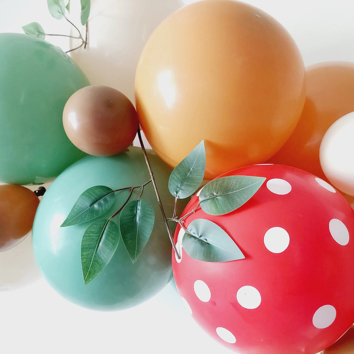 Woodland animals birthday leaves balloon garland product photo 5