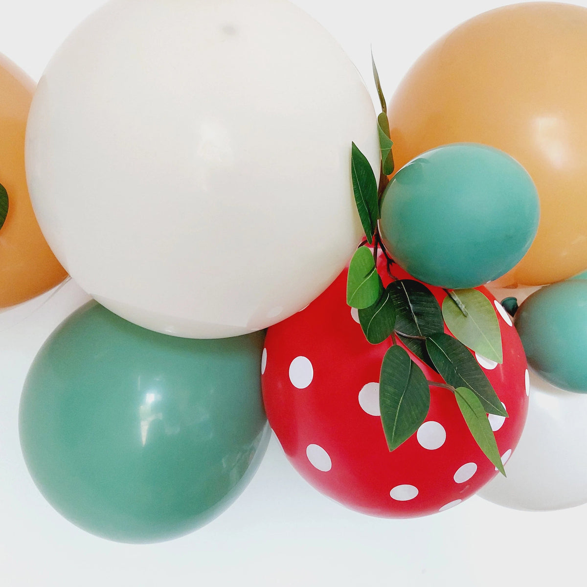 Woodland animals birthday leaves balloon garland product photo 7