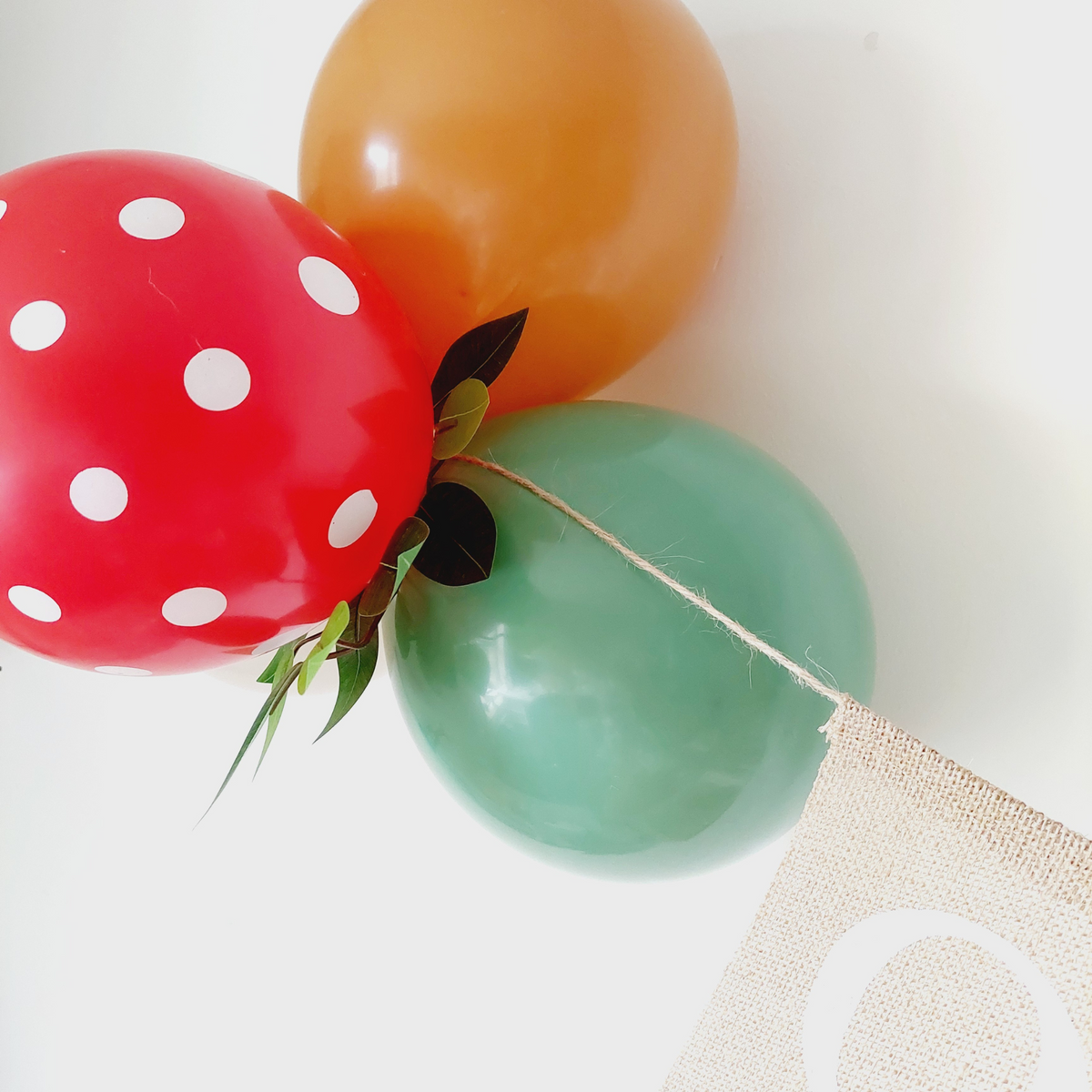 4 foot Woodland animals birthday leaves balloon garland ONE product photo 2